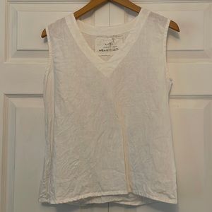 NotPerfectLinen Vienna V neck top